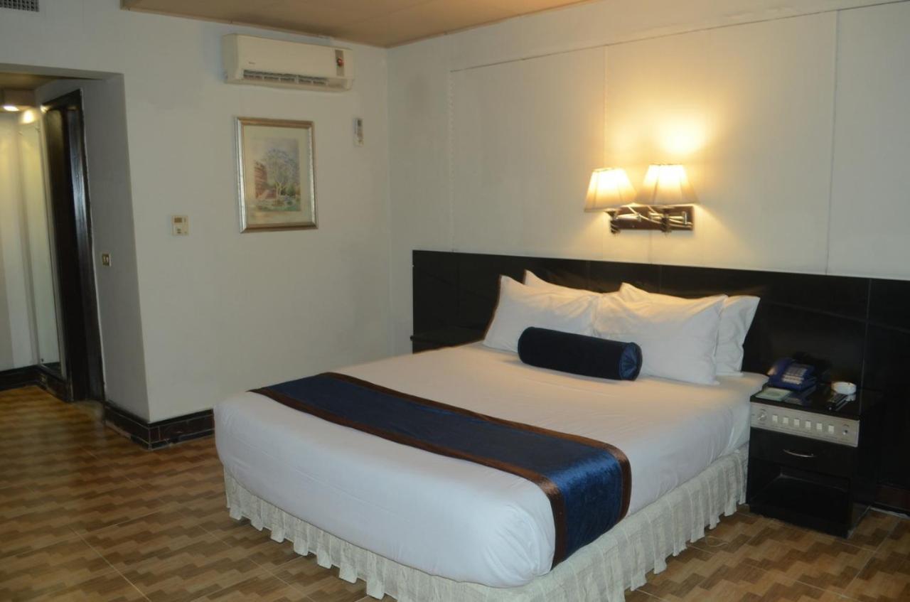 Mulberry Residence Luxury Rooms อิสลามาบัด ภายนอก รูปภาพ